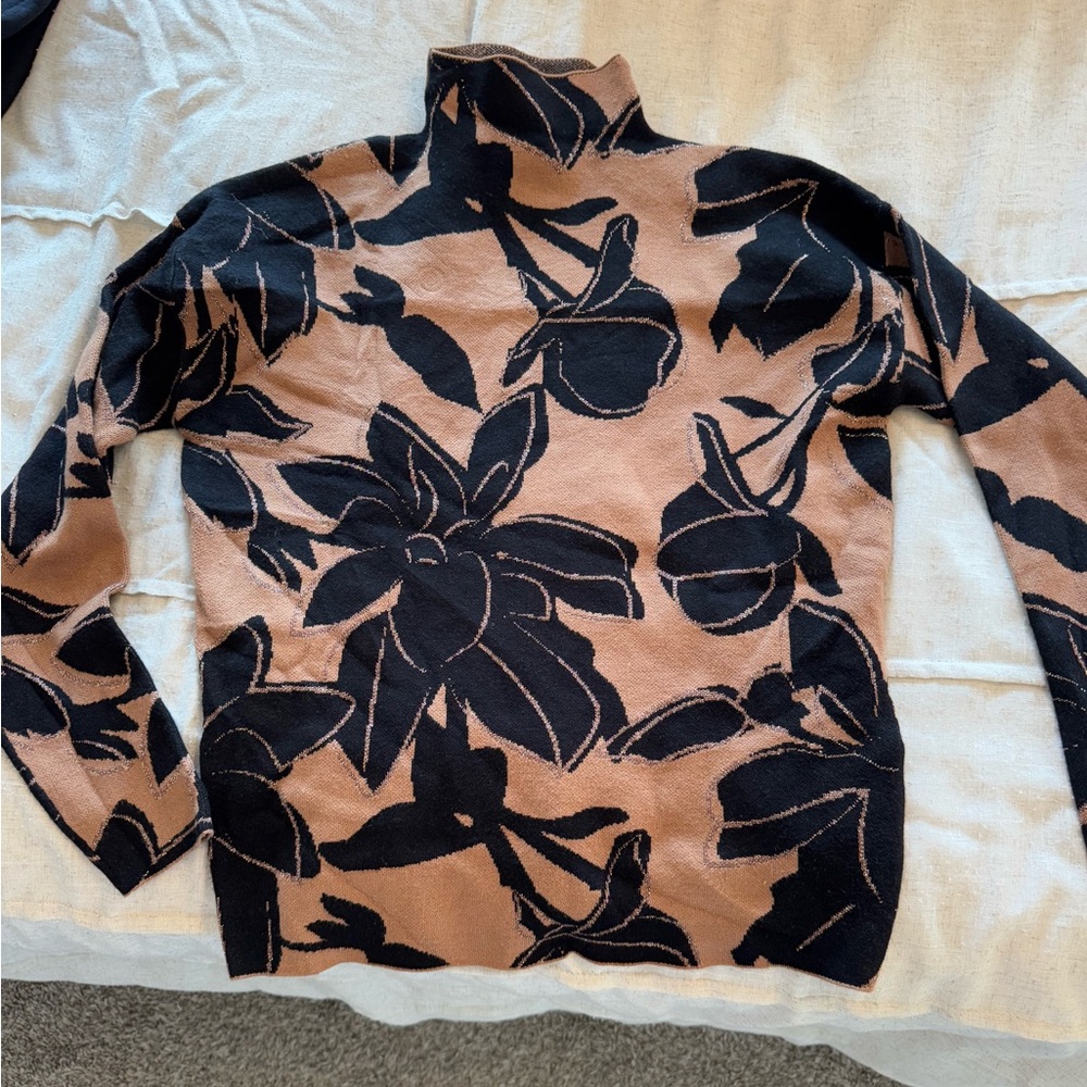 Tahari Black and Brown Patterned Sweater